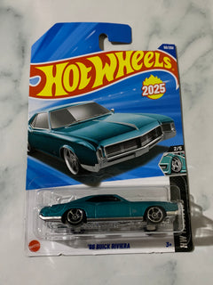 Hot Wheels HW Modified '66 Buick Riviera