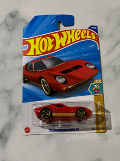Hot Wheels HW '70s VS '90s '71 Lmaborghini Miura SV