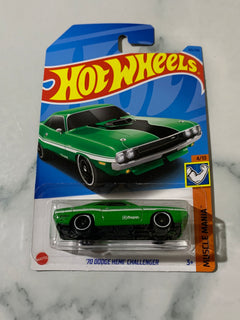 Hot Wheels Muscle Mania '70 Dodge Hemi Challenger