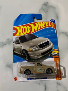 Hot Wheels HW Hot Trucks '99 Ford F-150 SVT Lightning