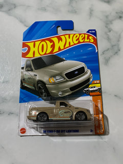 Hot Wheels Hot Trucks '99 Ford F-150 SVT Lightning