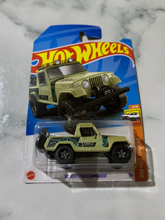 Hot Wheels HW Hot Trucks '67 Jeepster Commando (Cracked Blister)