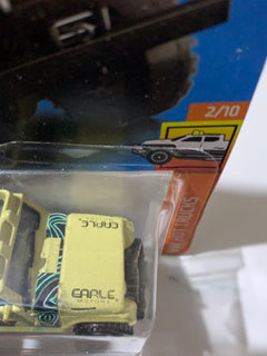 Hot Wheels HW Hot Trucks '67 Jeepster Commando (Cracked Blister)