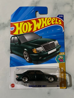 Hot Wheels HW: '70's VS '90's Mercedes-Benz 500 E